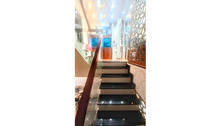 Bán Nhà 4 Tầng Hẻm Xe Tải 52m2 _5.2x10 chỉ hơn 5 tỷ Gần Tô Ngọc Vân Tam Phú Thủ Đức Vào Ở Ngay
